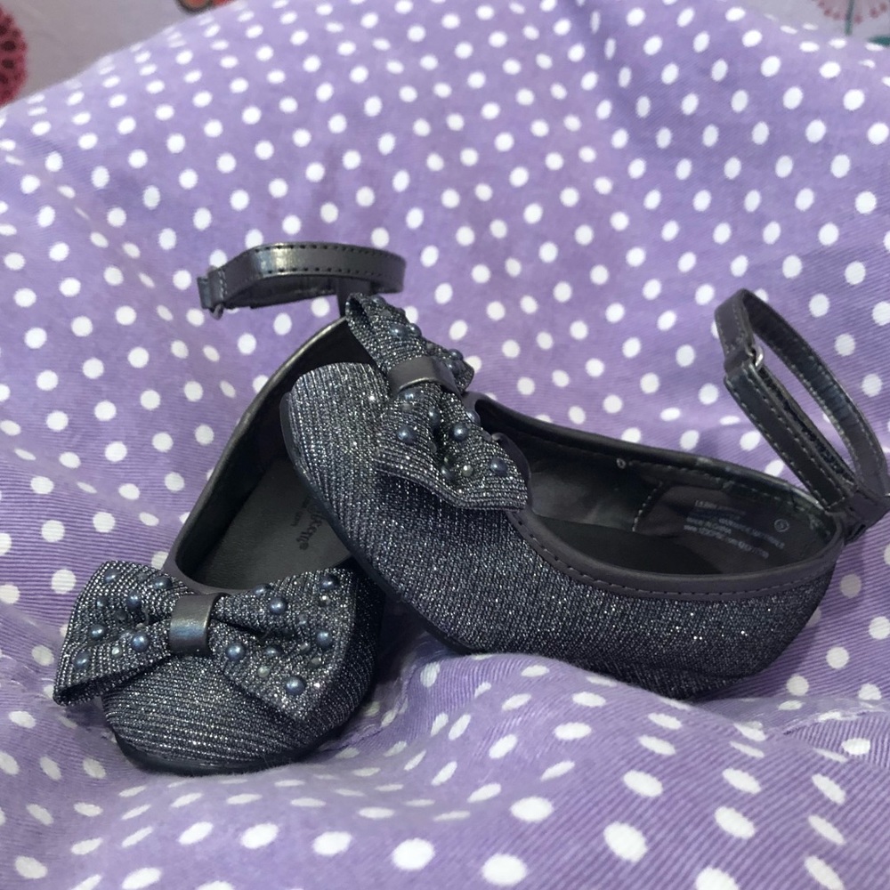 🎆NWOT Sparkly gray princess kid heels